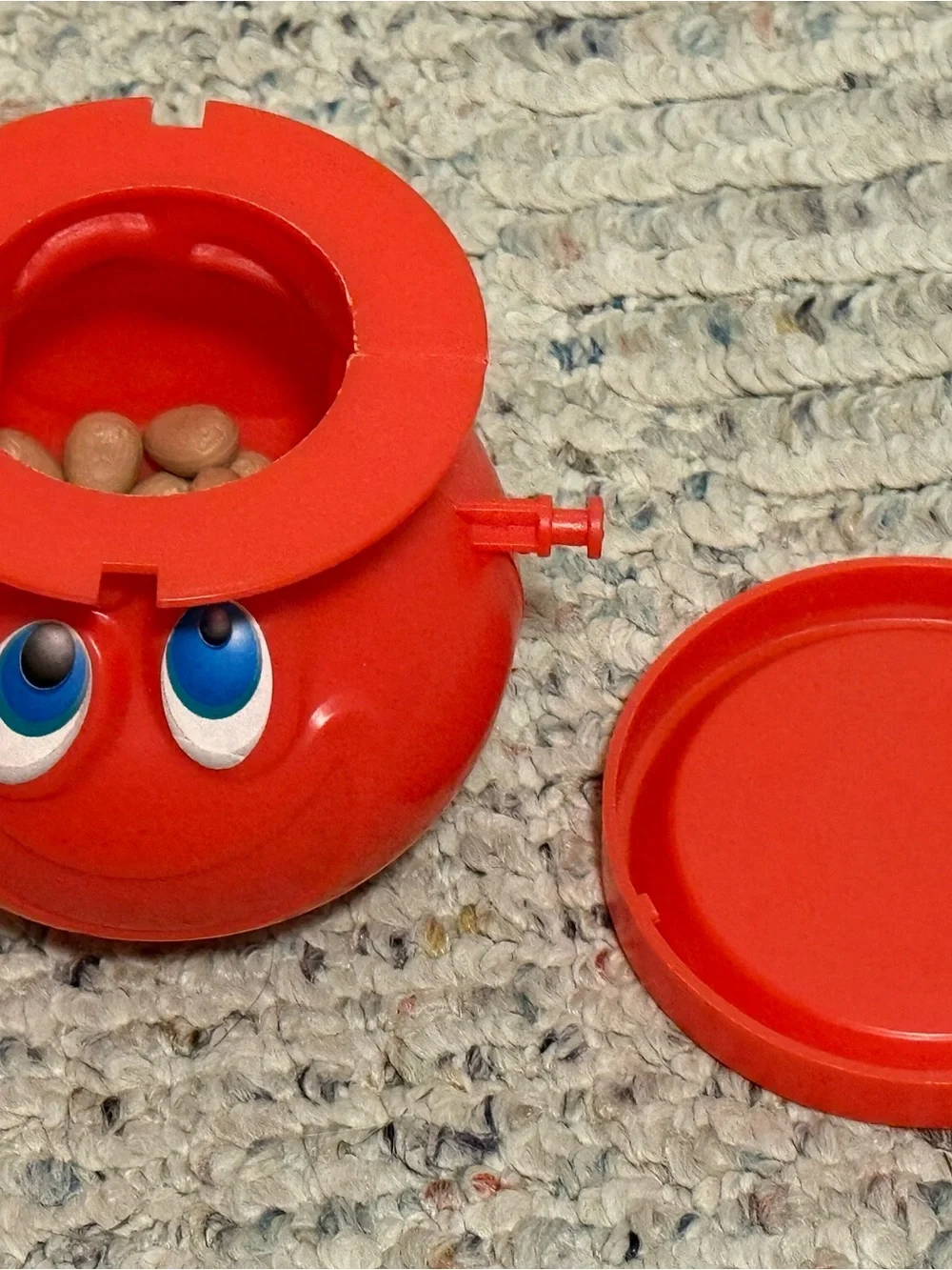 Milton Bradley Don't Spill the Beans Children's Game 1999 Complete In Box